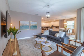 Gorgeous 6-bedroom house with private pool